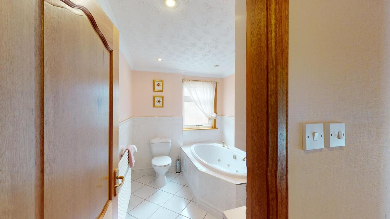 Puffins Nest Villa Gardenstown Bagian luar foto