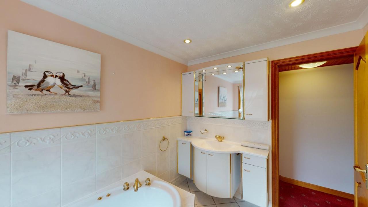 Puffins Nest Villa Gardenstown Bagian luar foto