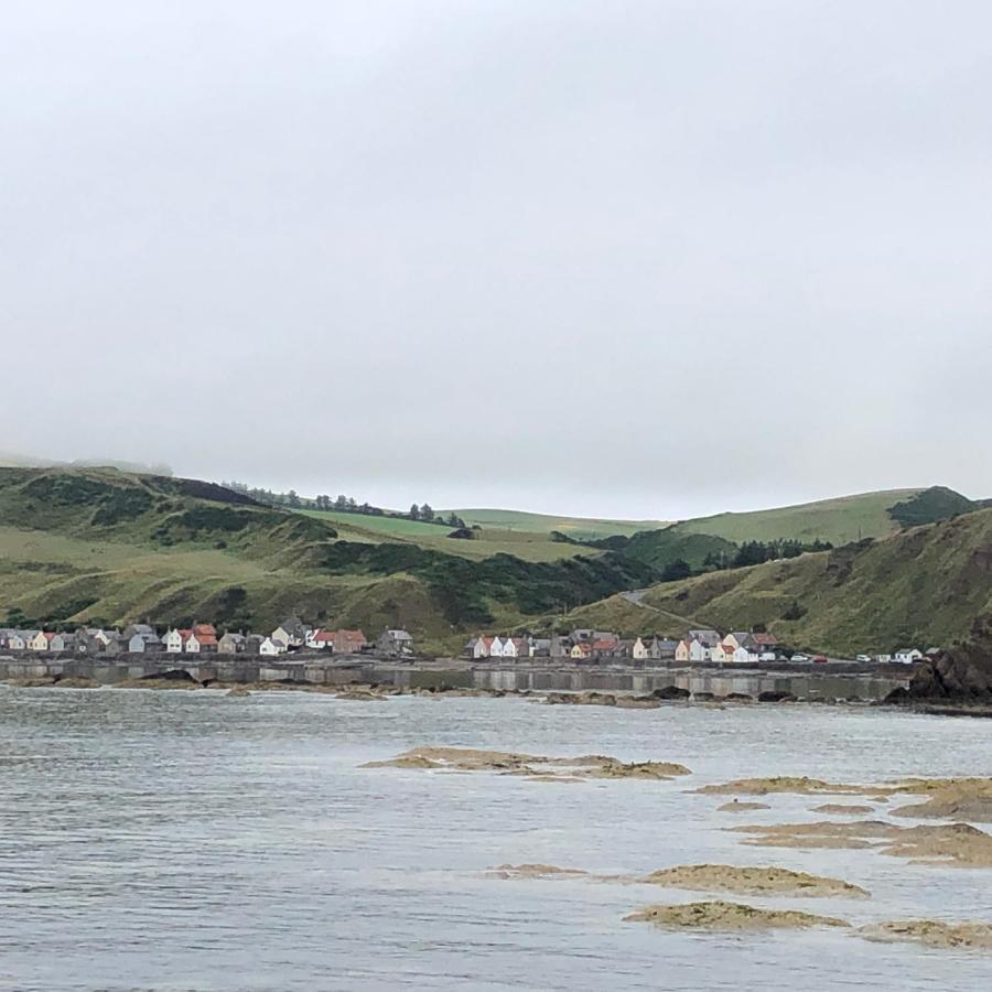 Puffins Nest Villa Gardenstown Bagian luar foto