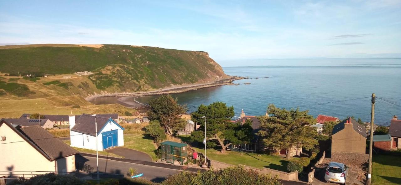 Puffins Nest Villa Gardenstown Bagian luar foto